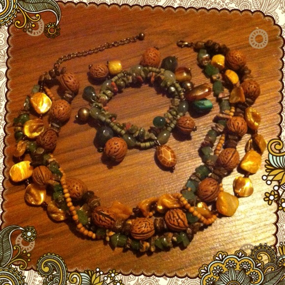 Vintage Necklace and Bracelet Set