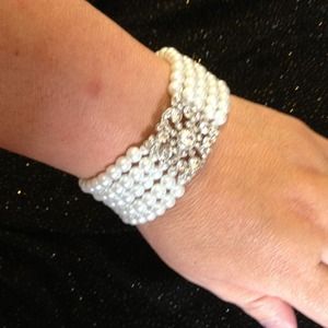 Pearl & rhinestone bracelet