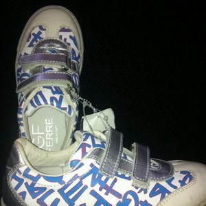 GF Ferre unisex size 29