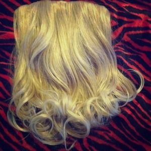 Jessica Simpson hair u wear 20" clip extensions