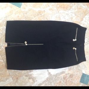 Vintage Authentic Chanel pencil skirt in black!