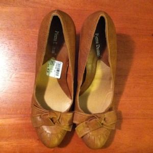 Brown heals by Pierre Dumas