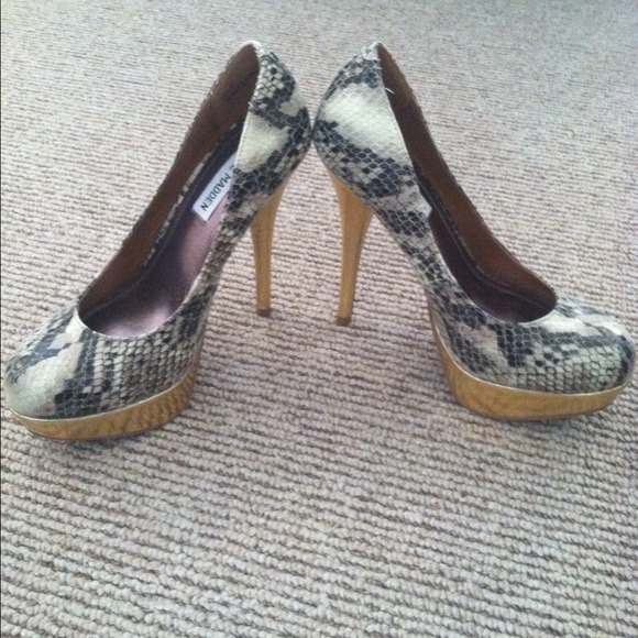 Steve Madden snakeskin pumps ❗️SALE REDUCED ❗️ - Picture 1 of 4