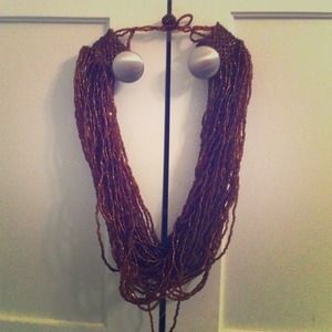 Brown statement neckless