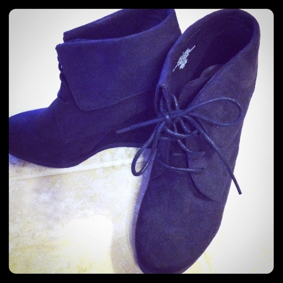 Sold-bundle@mrevans12 Black vintage ankle booties!