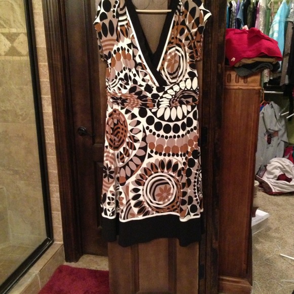 Dress with V in front and back - Picture 1 of 1