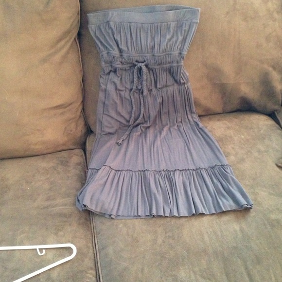 Strapless dark grey summer dress with tied waist