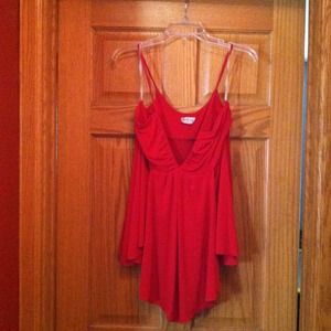 *** REDUCED*** NWT red top xl