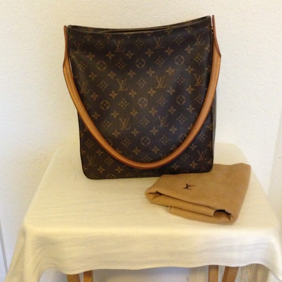 SOLD to @gie2009 Guarantied Authentic LV looping