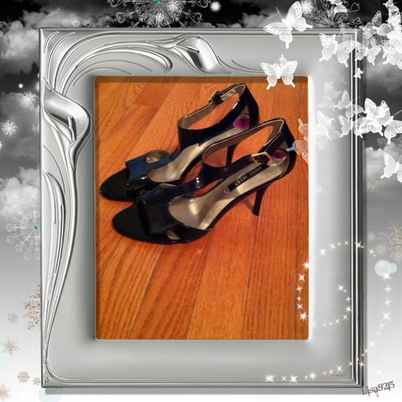 🔴🔴SOLD🔴🔴Black Heels - Picture 2 of 2