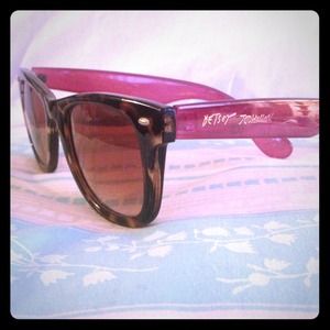Betsey Johnson shades!