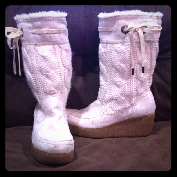 Comfy fur boots!