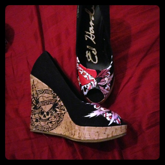 💋💋Adorable Ed Hardy Wedge Heels💋💋