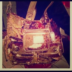 Authentic poppy coach bag !!! Reserved !!!