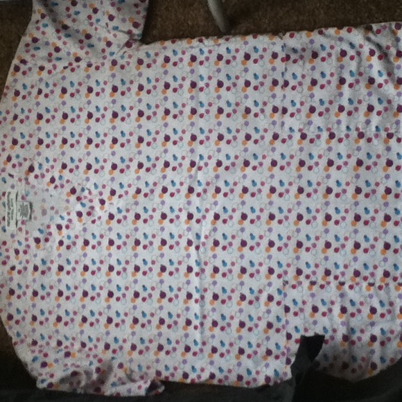 💥SOLD💥Scrub Tops - Picture 4 of 4