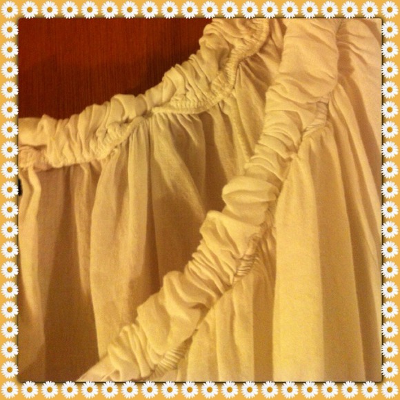 💢SOLD💢White Peasant Blouse - Picture 3 of 4