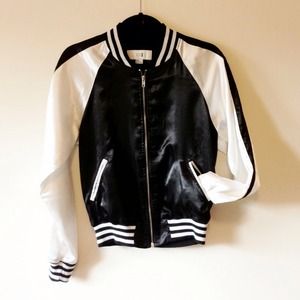 ✨REDUCED✨ Track jacket