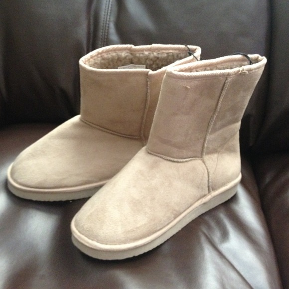 Sold Size Large (9/10) Faux Suede boots