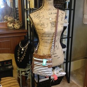 Brand new cute cross body 💆