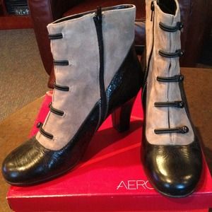 Size 9 Aerosoles worn once! Very comfortable!