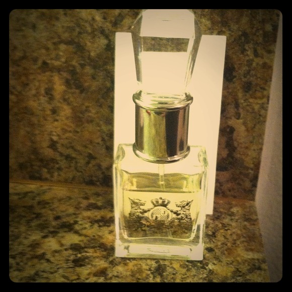 🚫SOLD🚫To alixon13 Juicy perfume