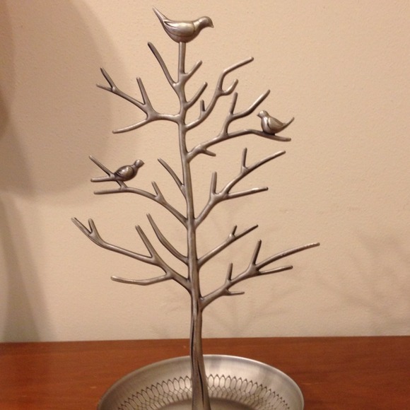 Jewelry stand w/branch & bird details.