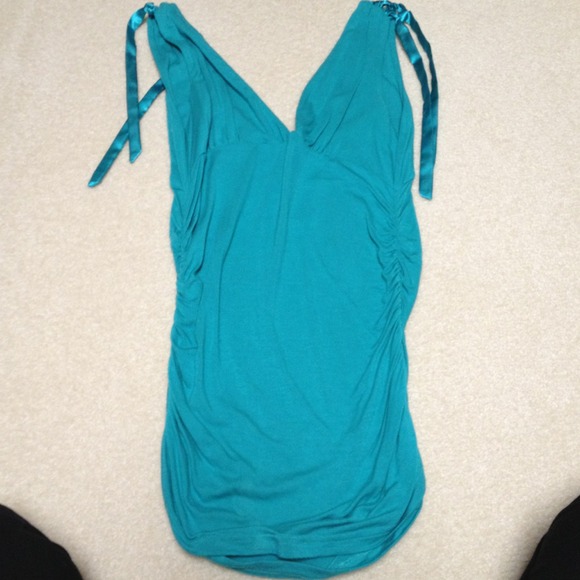 🚫Sold🚫G by Guess Bluish tie top Medium