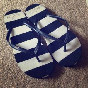 Hollister flip flops