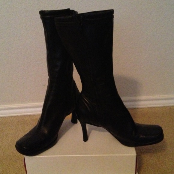 "Reduced"Nine West Leather Black Boots
