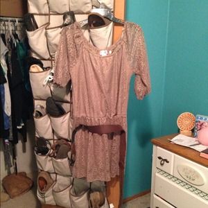 Brown dress. W/ belt