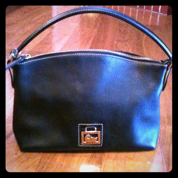 🚨SOLD🚨Vintage Dooney & Bourke Handbag