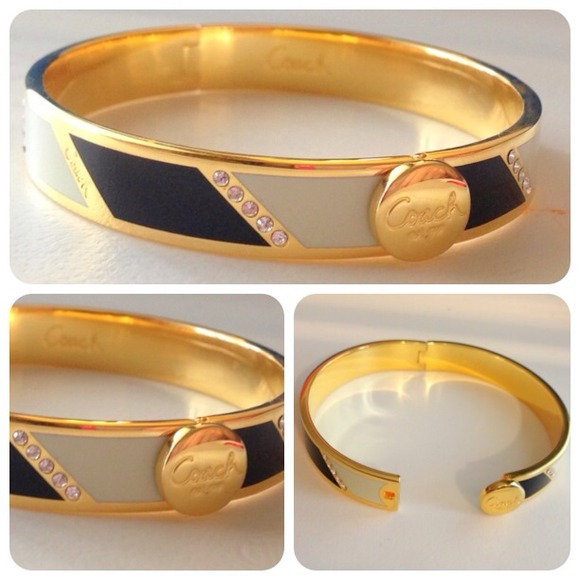 🚫SOLD🚫Hinged Bangle - Picture 2 of 2