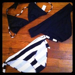 👙Size medium 3 peace bikini!