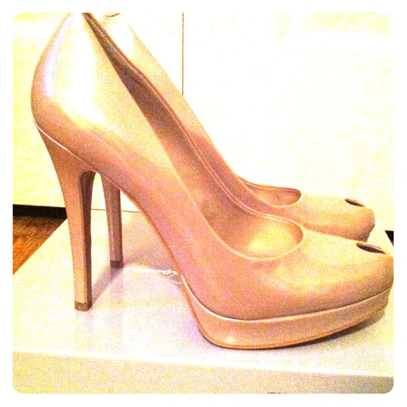 Jessica Simpson Shoes - Jessica Simpson patent platform heels size 8