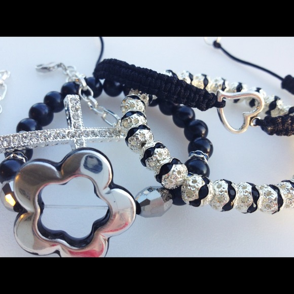 NWOT Black custom handmade bracelet set - Picture 4 of 4