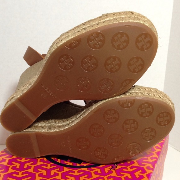 ❌BUNDLED❌Tory Burch Fabian Wedges - NIB! - Picture 4 of 4
