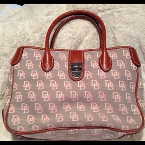 *Just Reduced* Grey/Pink Signature Dooney handbag