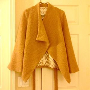 REDUCED!!! Sheep wool coat in camel (s/m)