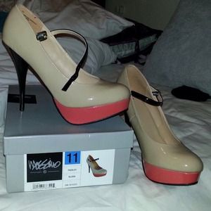 ⭐Reserved @rachelebb⭐Platform heels