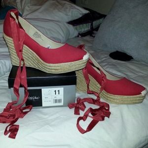 ⭐Sold in bundle⭐Wedge sandal.