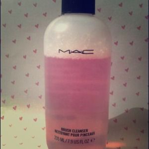 Mac brush cleaner
