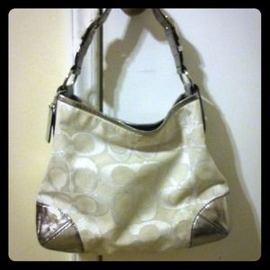 Coach purse. *RESERVED*