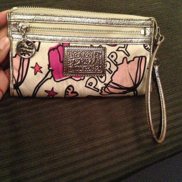Coach Poppy Wristlet