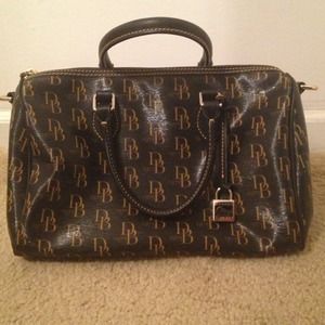 SOLD - DOONEY & BOURKE 1975 Signature handbag