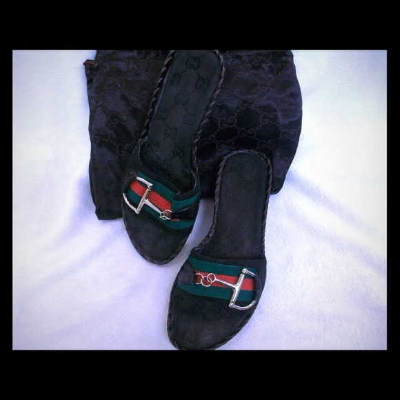 Gucci sandals black 100% on hold