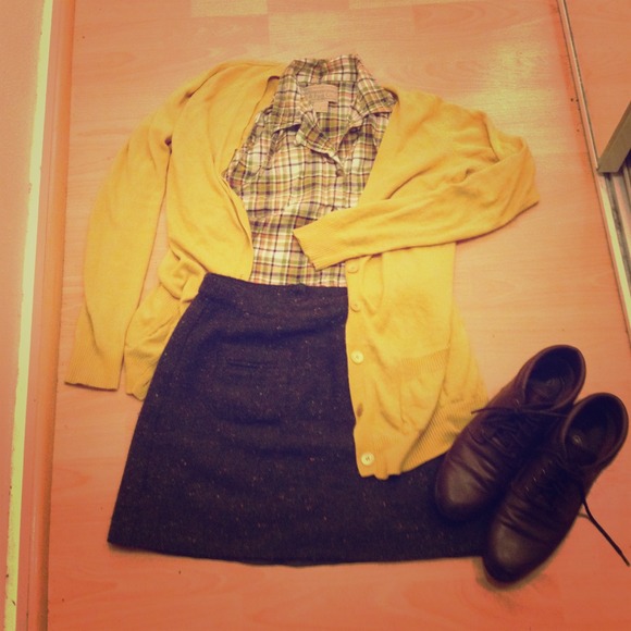 Cute high waist tweed skirt