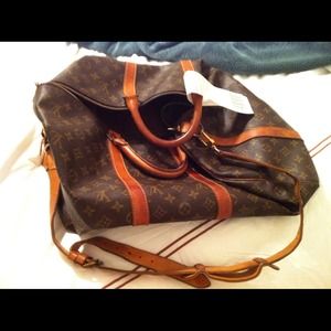 Louis Vuitton. Duffle