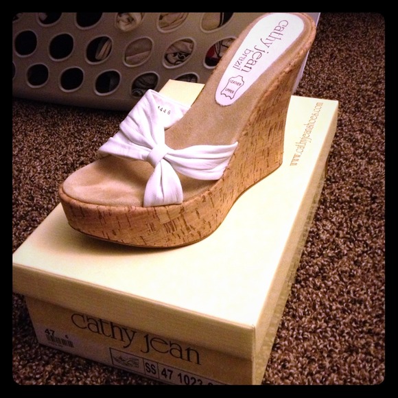 🚫SOLD🚫Cathy jean wedges.