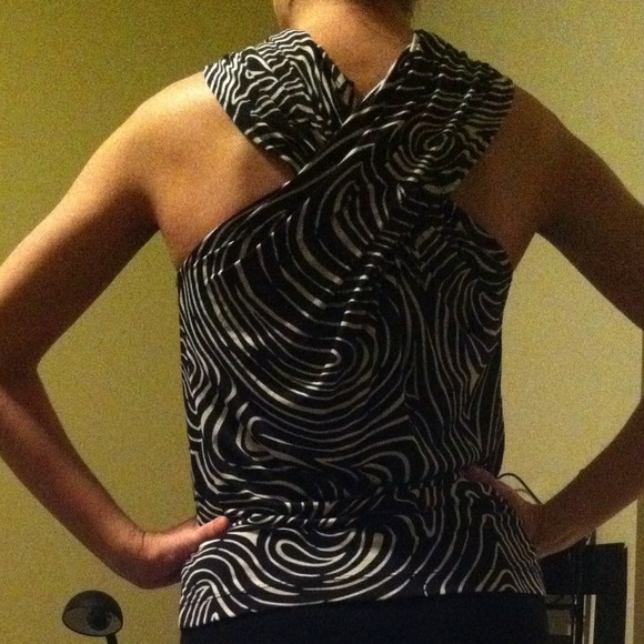 Zebra Swirl Print Cross Top - Picture 2 of 4