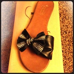 🚫SOLD🚫 Bow sandals